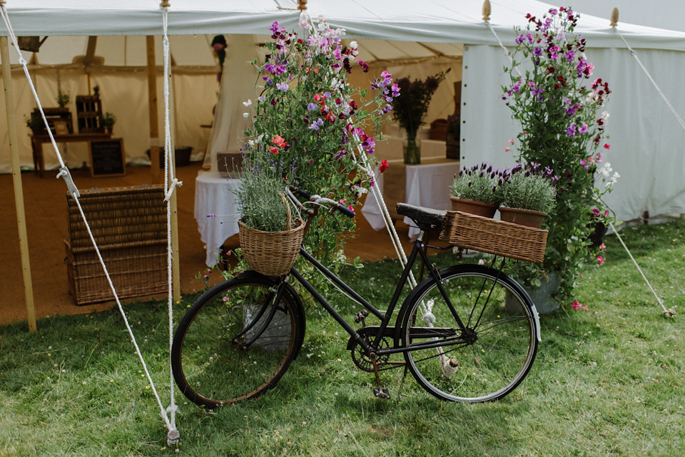 joanna hehir, kitchener photography, wedding in a field, homespun weddings