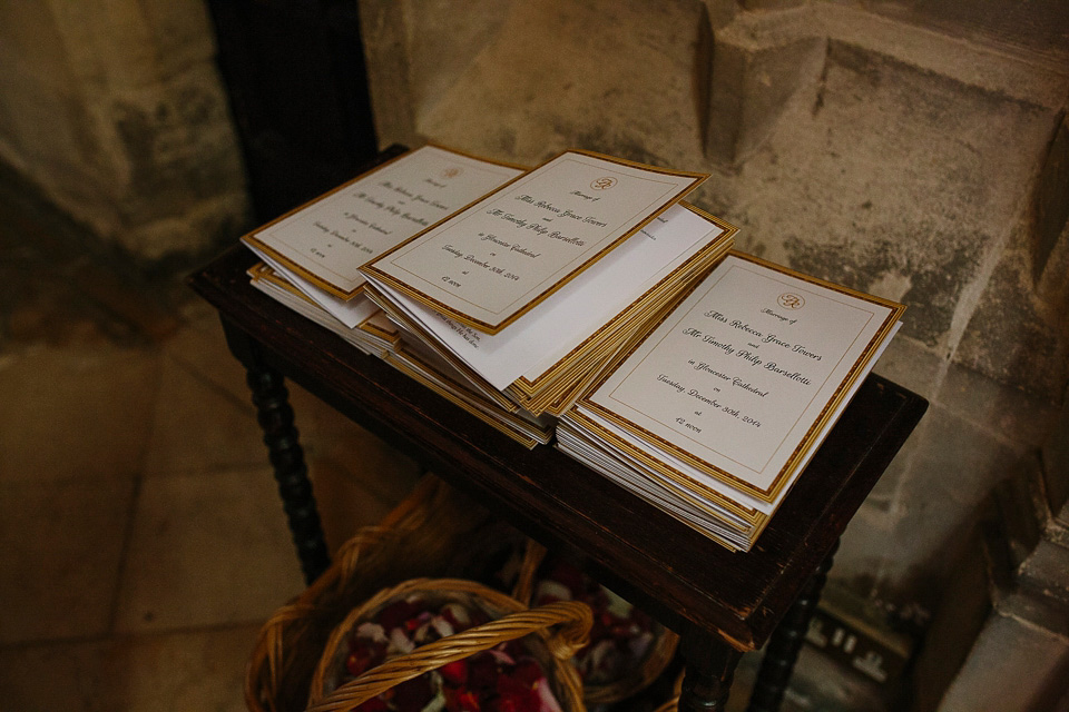 A bride wearing Alan Hannah for her Glouceste Cathedral winter wedding. Photography by Ruth Atkinson. alan hannah wedding dress, gloucester cathedral wedding, ruth atkinson photogarphy, winter wedding
