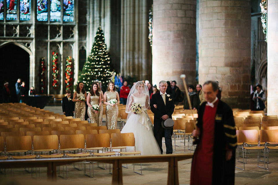 A bride wearing Alan Hannah for her Glouceste Cathedral winter wedding. Photography by Ruth Atkinson. alan hannah wedding dress, gloucester cathedral wedding, ruth atkinson photogarphy, winter wedding