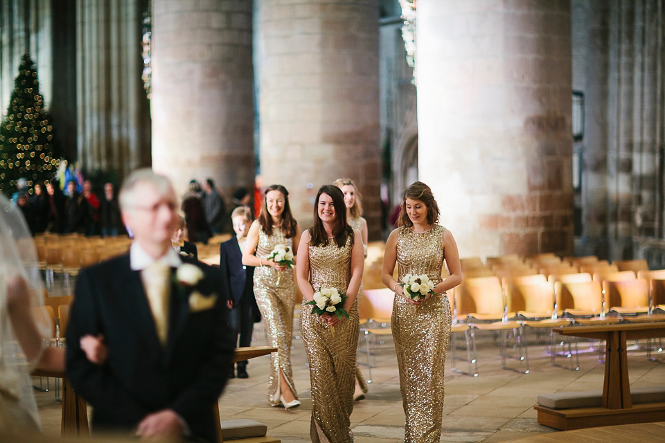 A bride wearing Alan Hannah for her Glouceste Cathedral winter wedding. Photography by Ruth Atkinson. alan hannah wedding dress, gloucester cathedral wedding, ruth atkinson photogarphy, winter wedding