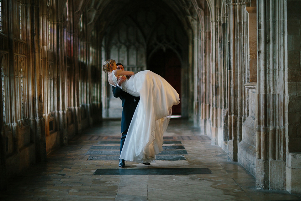 alan hannah wedding dress, gloucester cathedral wedding, ruth atkinson photogarphy, winter wedding