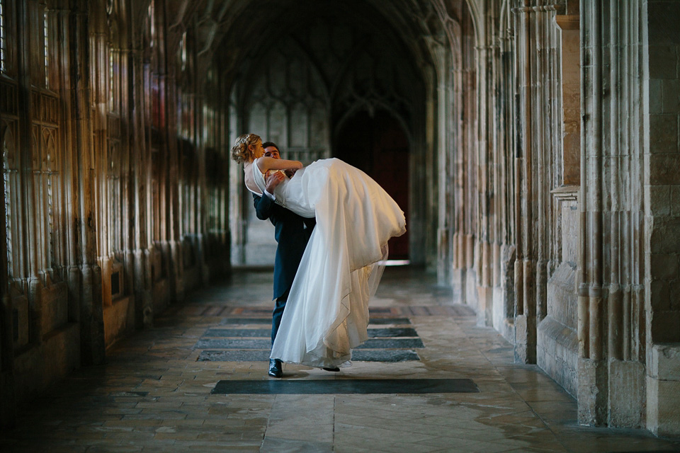 A bride wearing Alan Hannah for her Glouceste Cathedral winter wedding. Photography by Ruth Atkinson. alan hannah wedding dress, gloucester cathedral wedding, ruth atkinson photogarphy, winter wedding