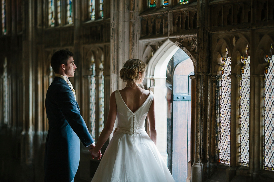 A bride wearing Alan Hannah for her Glouceste Cathedral winter wedding. Photography by Ruth Atkinson. alan hannah wedding dress, gloucester cathedral wedding, ruth atkinson photogarphy, winter wedding