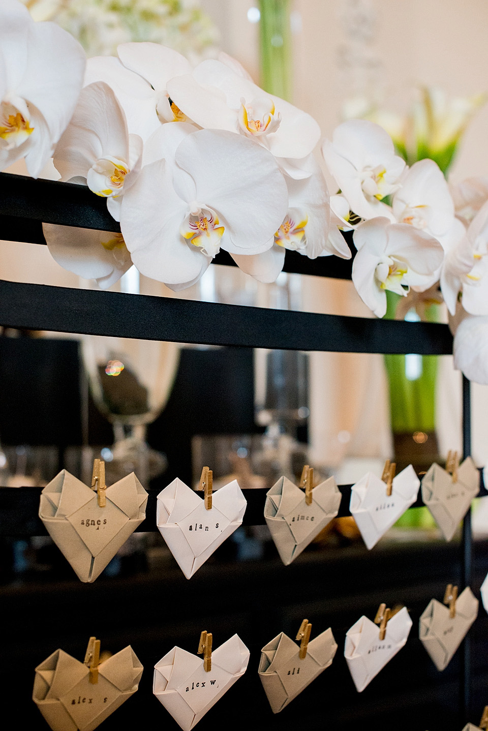 amanda wakeley, Hopetoun House near Edinburgh, nikki leadbetter photography, black and gold wedding