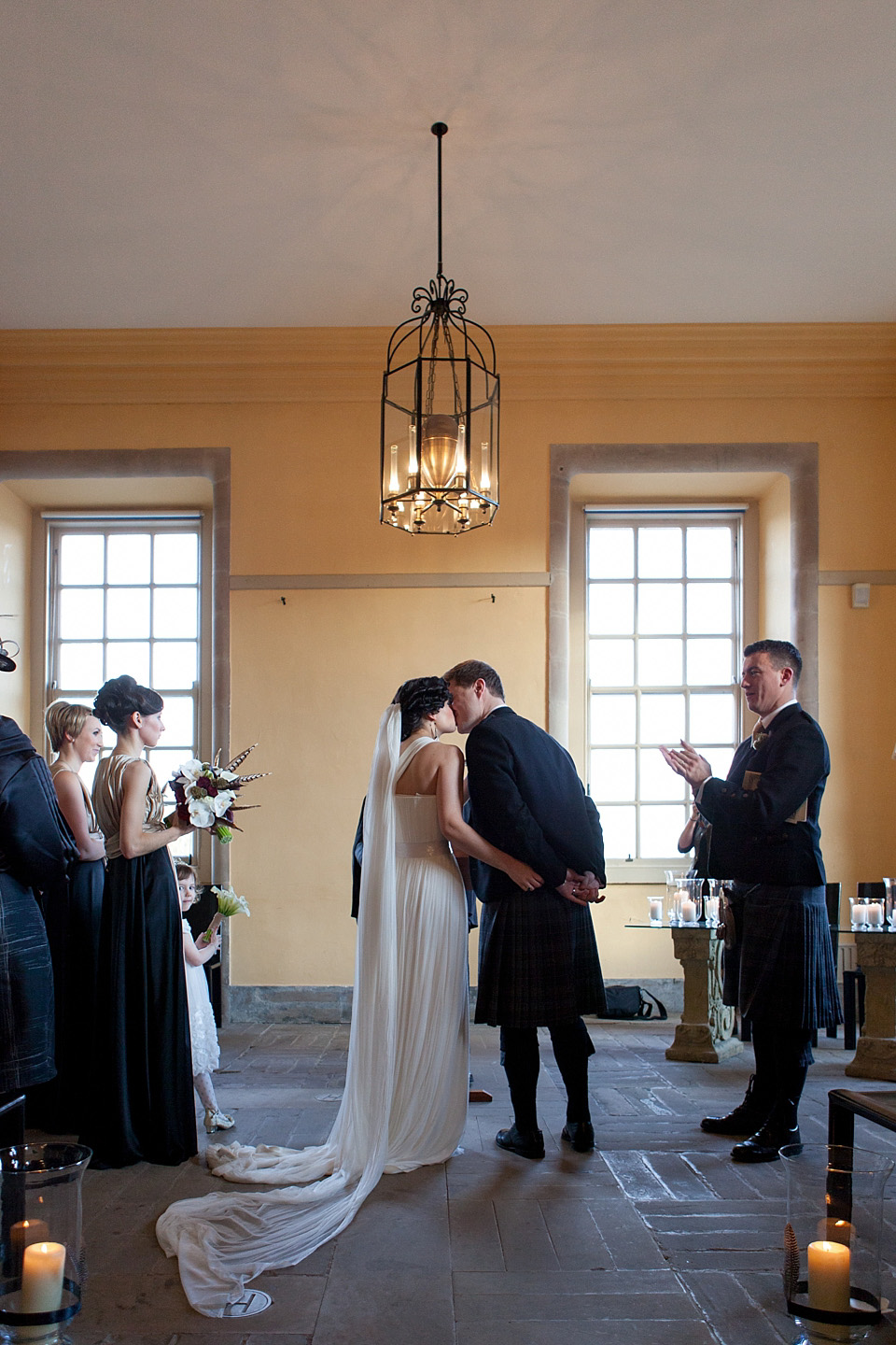 amanda wakeley, Hopetoun House near Edinburgh, nikki leadbetter photography, black and gold wedding