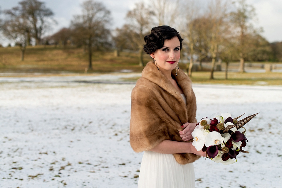 amanda wakeley, Hopetoun House near Edinburgh, nikki leadbetter photography, black and gold wedding