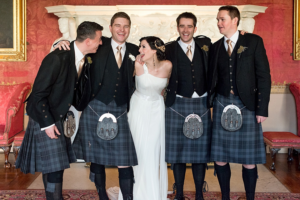 amanda wakeley, Hopetoun House near Edinburgh, nikki leadbetter photography, black and gold wedding