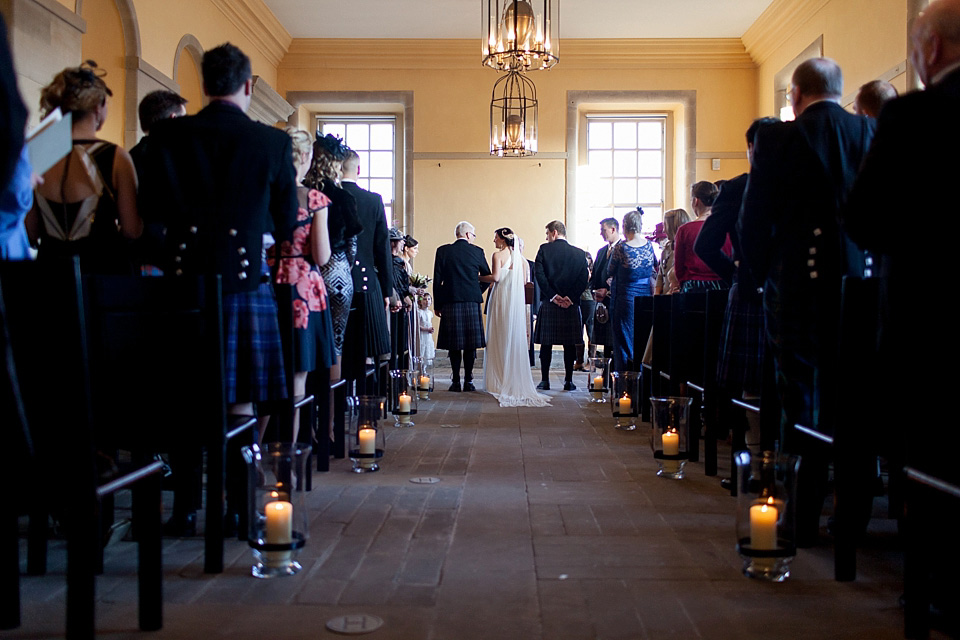 amanda wakeley, Hopetoun House near Edinburgh, nikki leadbetter photography, black and gold wedding