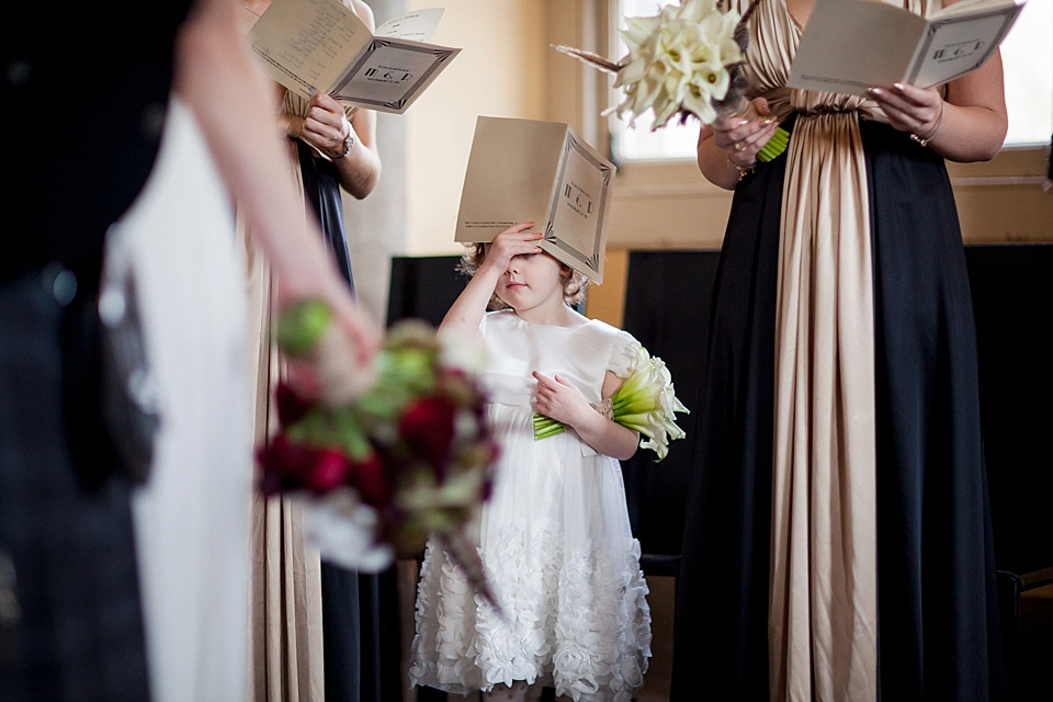 amanda wakeley, Hopetoun House near Edinburgh, nikki leadbetter photography, black and gold wedding