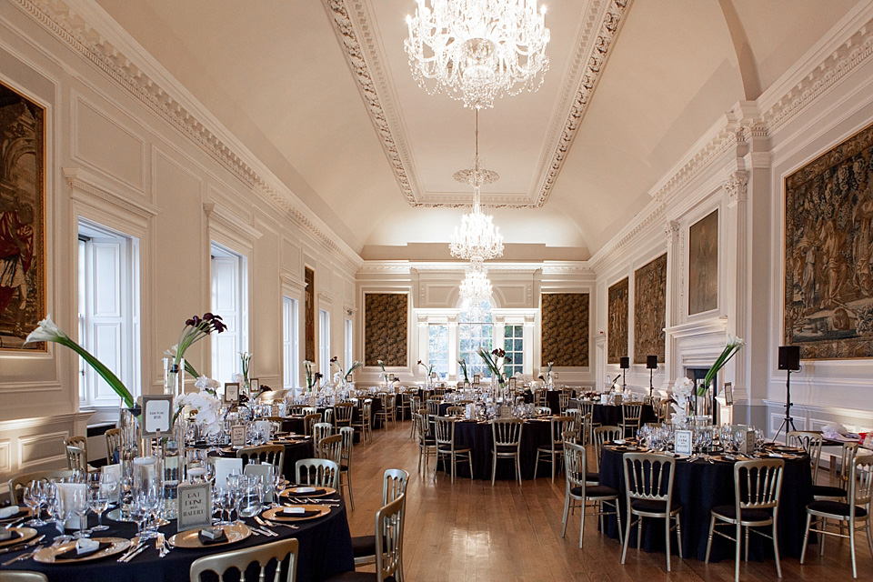 amanda wakeley, Hopetoun House near Edinburgh, nikki leadbetter photography, black and gold wedding