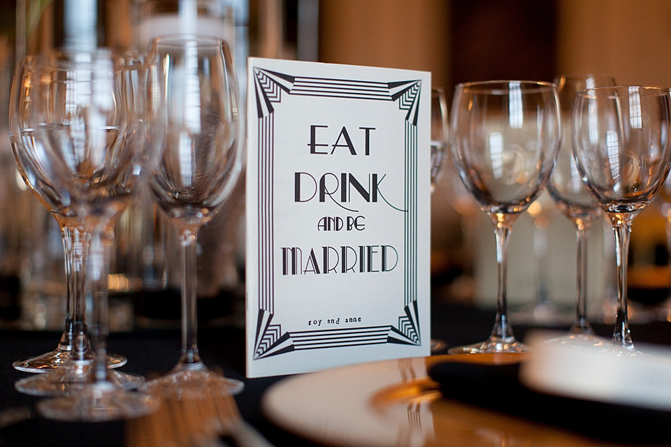 amanda wakeley, Hopetoun House near Edinburgh, nikki leadbetter photography, black and gold wedding