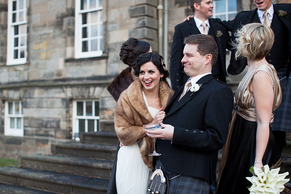 amanda wakeley, Hopetoun House near Edinburgh, nikki leadbetter photography, black and gold wedding