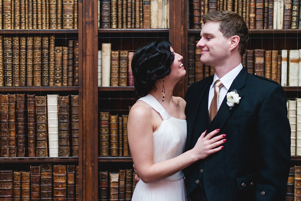 amanda wakeley, Hopetoun House near Edinburgh, nikki leadbetter photography, black and gold wedding