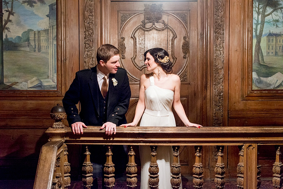 amanda wakeley, Hopetoun House near Edinburgh, nikki leadbetter photography, black and gold wedding