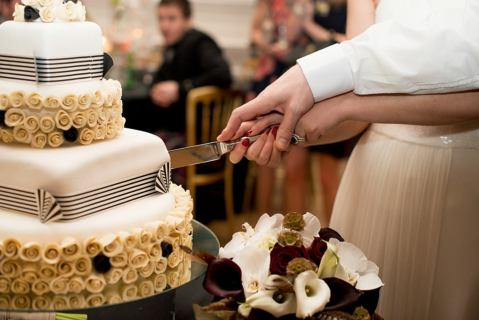 amanda wakeley, Hopetoun House near Edinburgh, nikki leadbetter photography, black and gold wedding