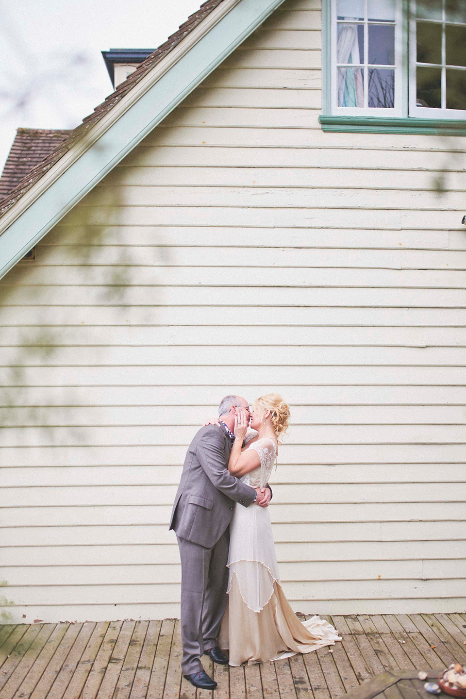 catherine deane wedding dress, whitstable wedding, beach wedding, diy wedding, sarah jane ethan