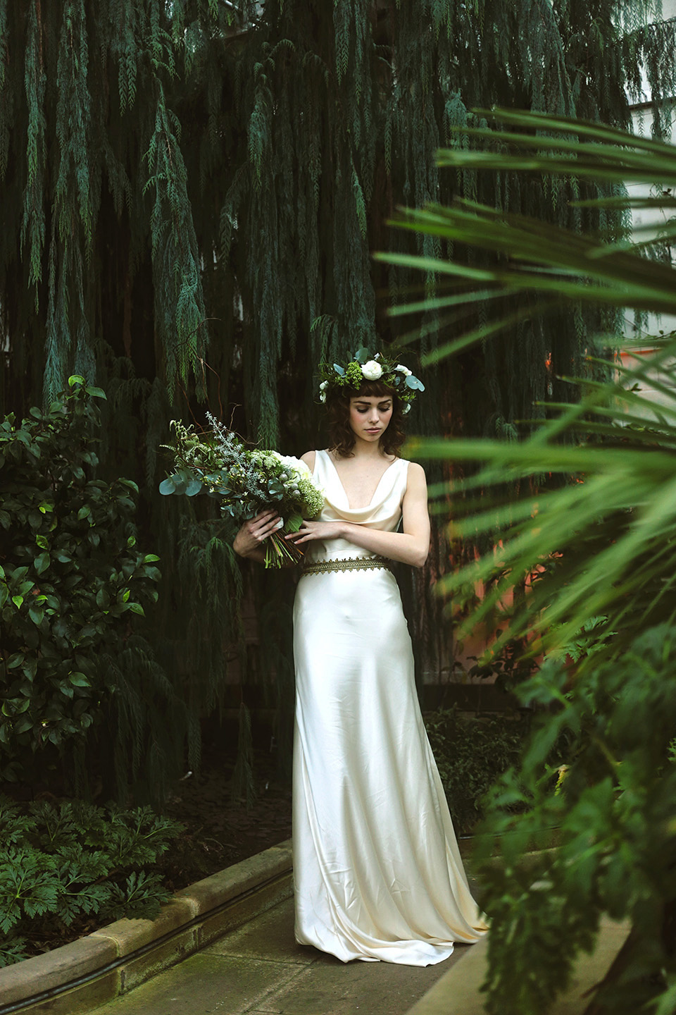 kate beaumont wedding dresses, narnia inspried wedding style, winter wedding, winter bride, shelley richmond photography