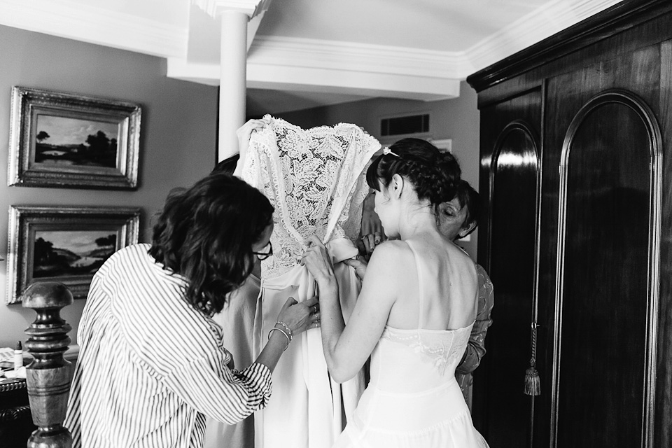 debs ivelja photography, The Old Finsbury Town Hall in Clerkenwell, London, london weddings, 1950s vintage wedding dress