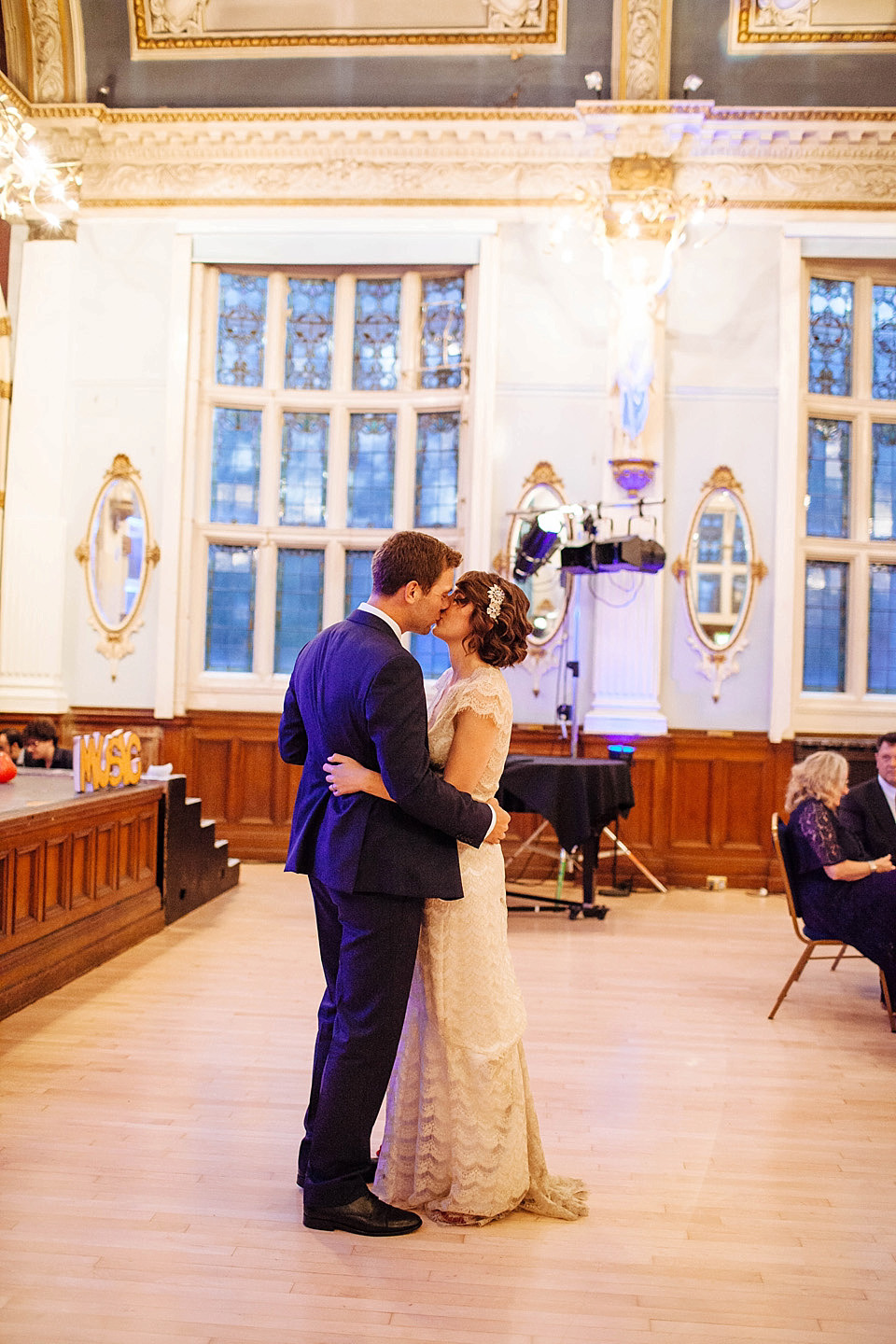 eloquence claire pettibone, finsbury town hall wedding, laura debourded photography