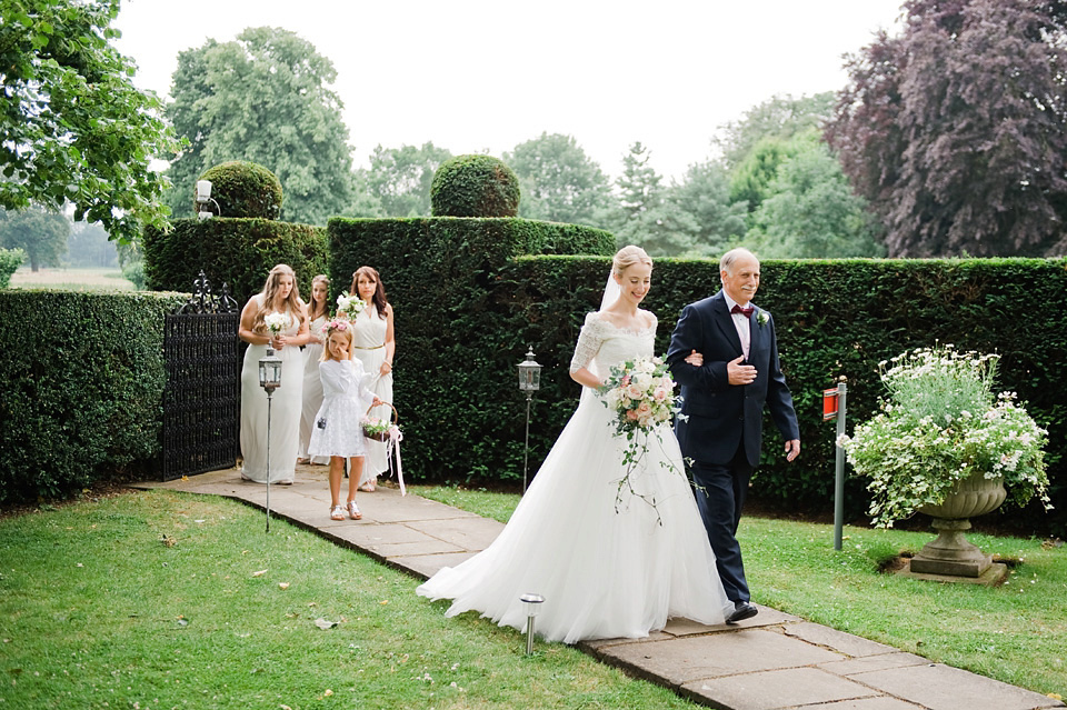 ensglish rose, pastel colour wedding, hendon hall wedding, country house wedding