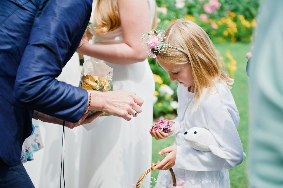 ensglish rose, pastel colour wedding, hendon hall wedding, country house wedding