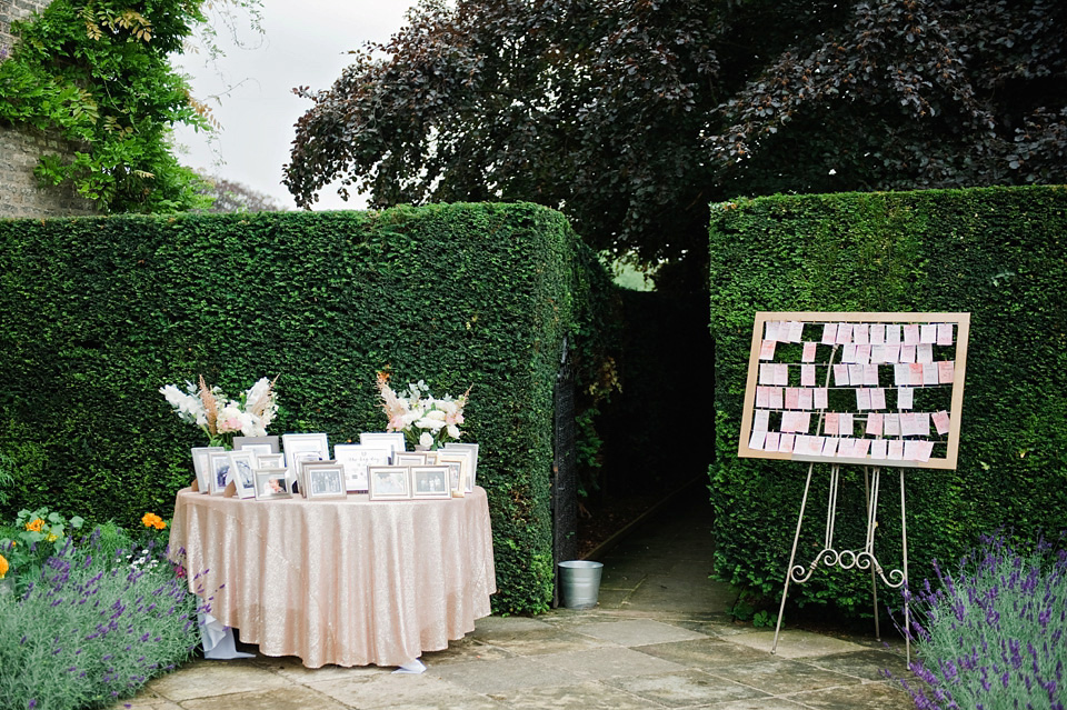 ensglish rose, pastel colour wedding, hendon hall wedding, country house wedding