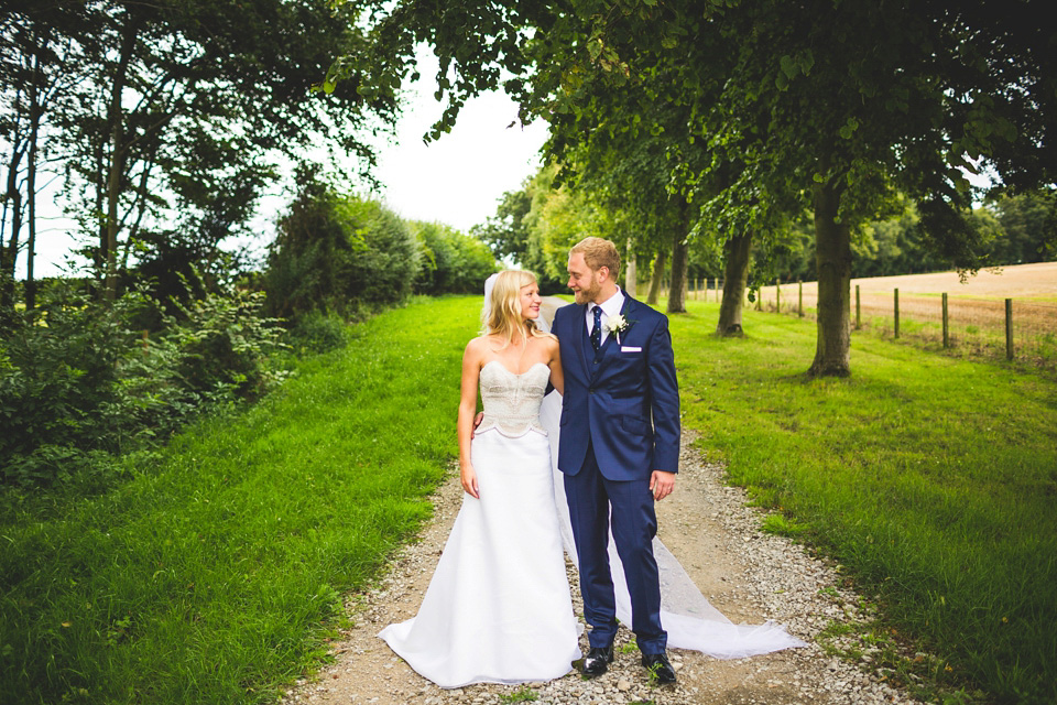 bridal separates, beaded top, country pub wedding, photography 34