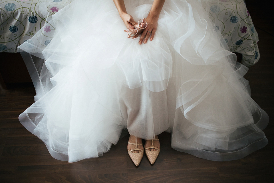 bride in glasses, weddings in italy, igloo photography