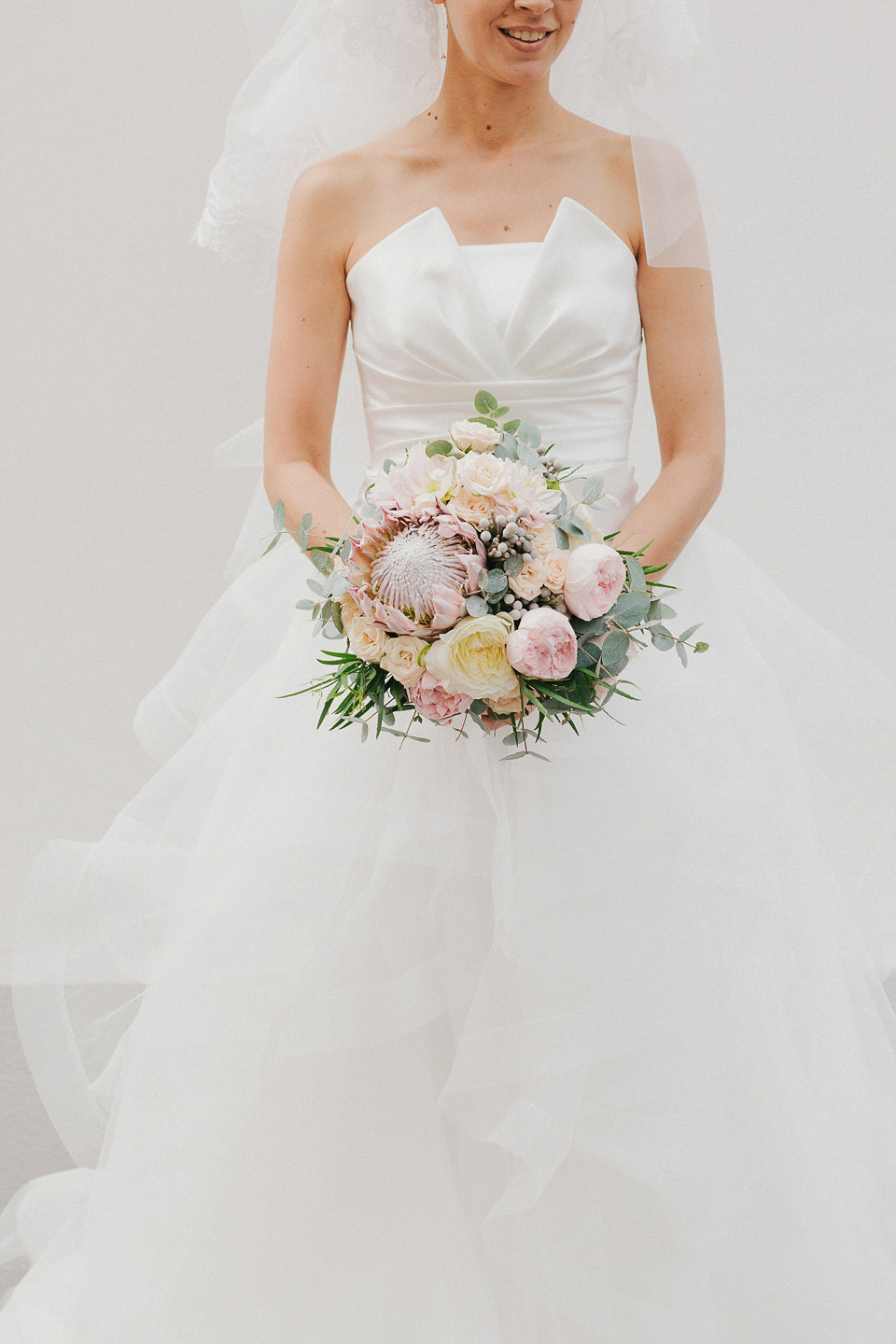 bride in glasses, weddings in italy, igloo photography