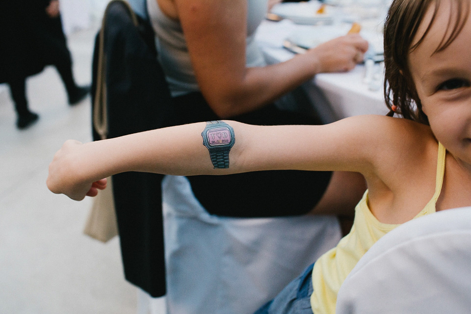 bride in glasses, weddings in italy, igloo photography