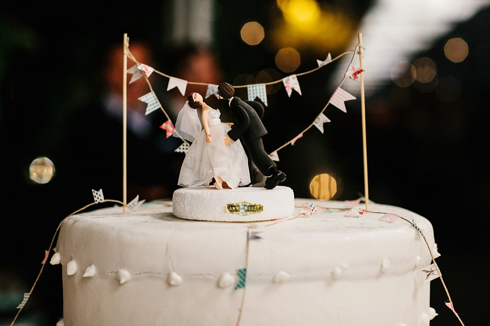 bride in glasses, weddings in italy, igloo photography