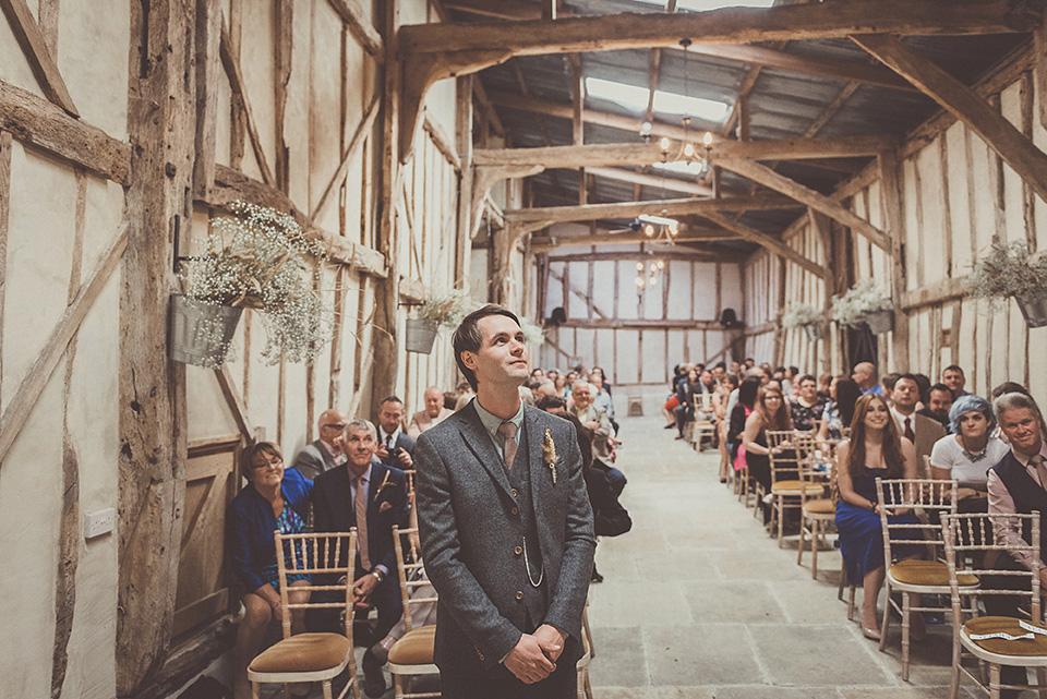 rustic barn wedding, autumn wedding, terry fox wedding dress, michelle lindsell photography