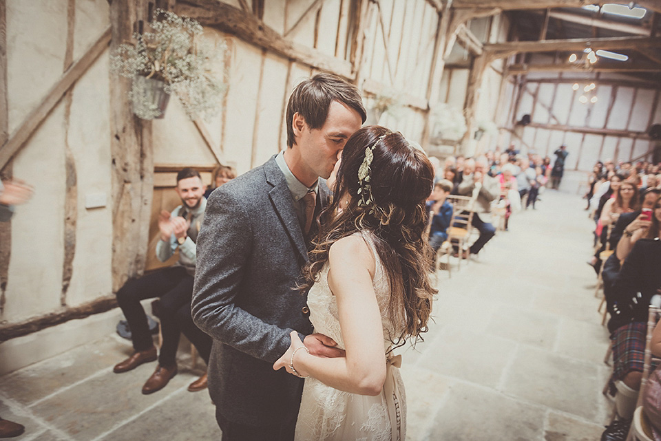 rustic barn wedding, autumn wedding, terry fox wedding dress, michelle lindsell photography