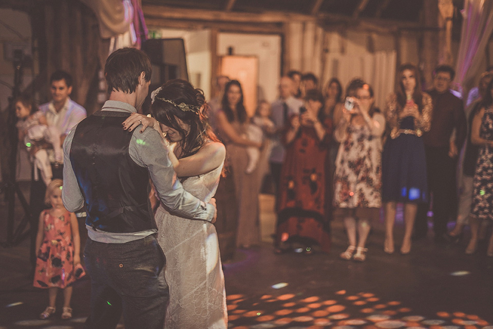 rustic barn wedding, autumn wedding, terry fox wedding dress, michelle lindsell photography