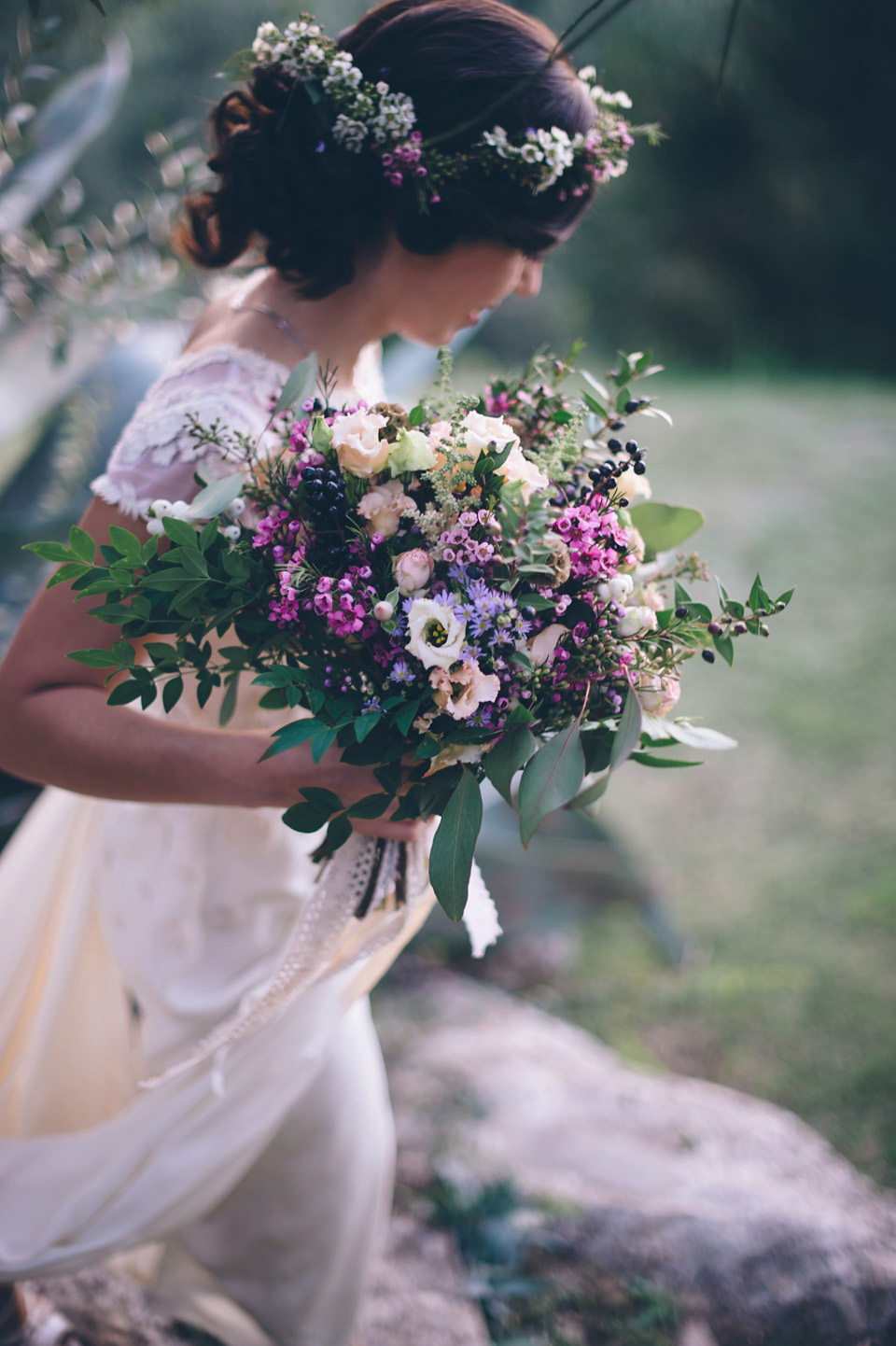 rustic italian wedding, tuscany wedding, temerpely london wedding dress, leila scarfiotti photography