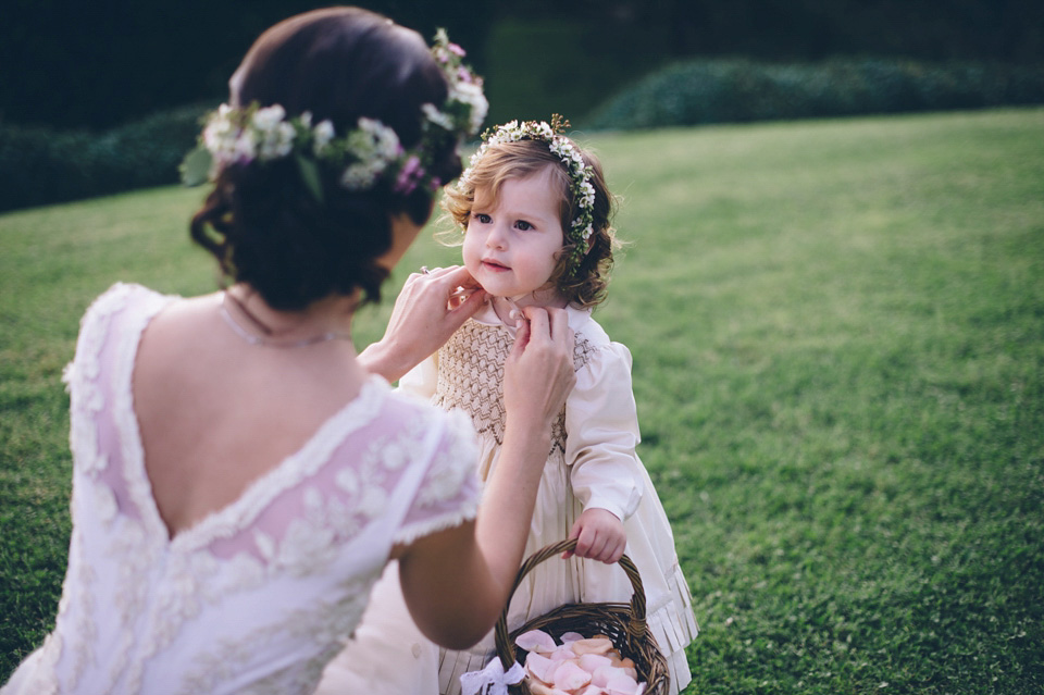 rustic italian wedding, tuscany wedding, temerpely london wedding dress, leila scarfiotti photography