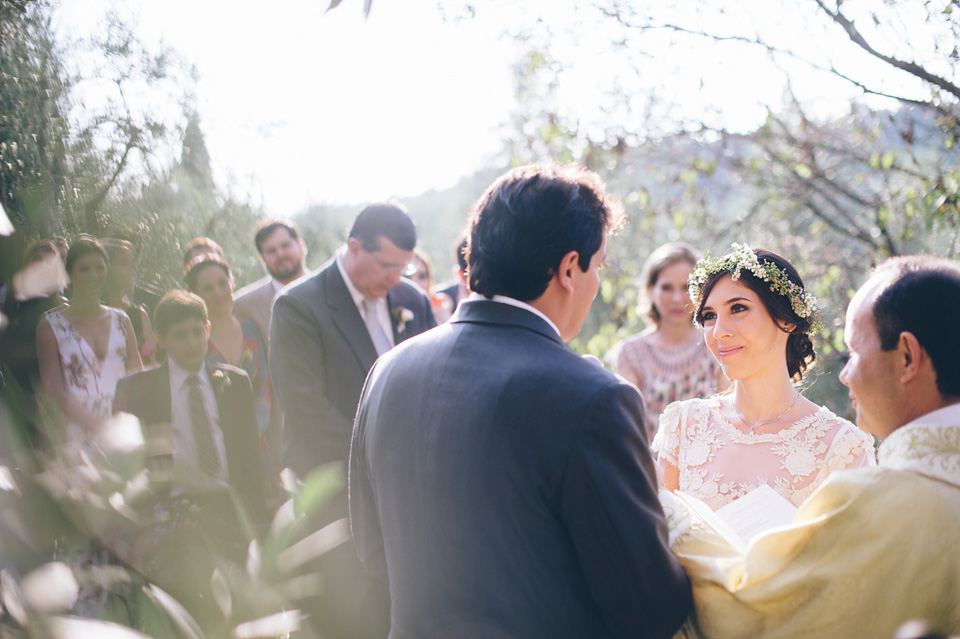 rustic italian wedding, tuscany wedding, temerpely london wedding dress, leila scarfiotti photography