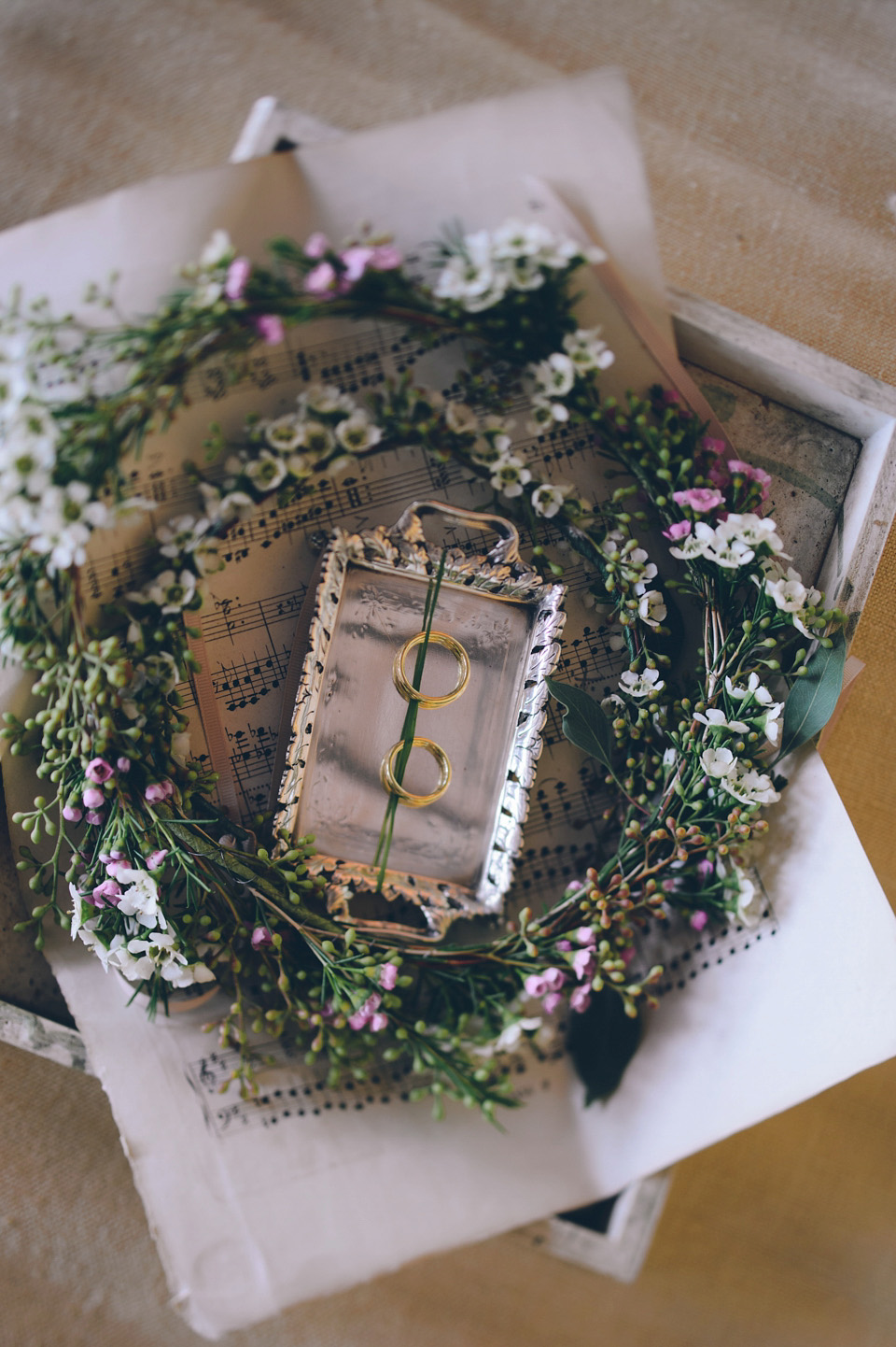 rustic italian wedding, tuscany wedding, temerpely london wedding dress, leila scarfiotti photography