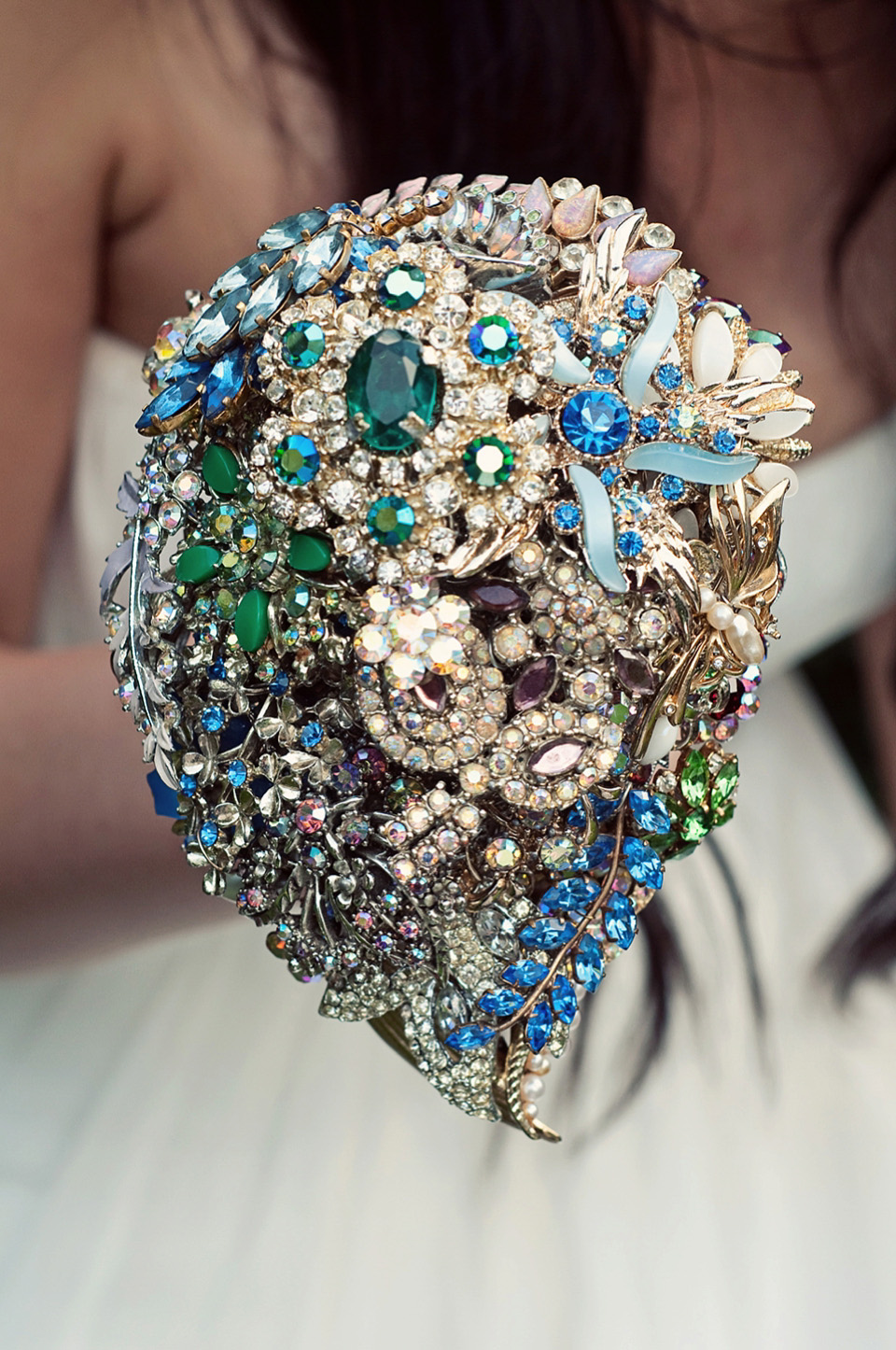 debbie carlisle, bridal accessories, brooch bouquets, vintage brooch bouquets