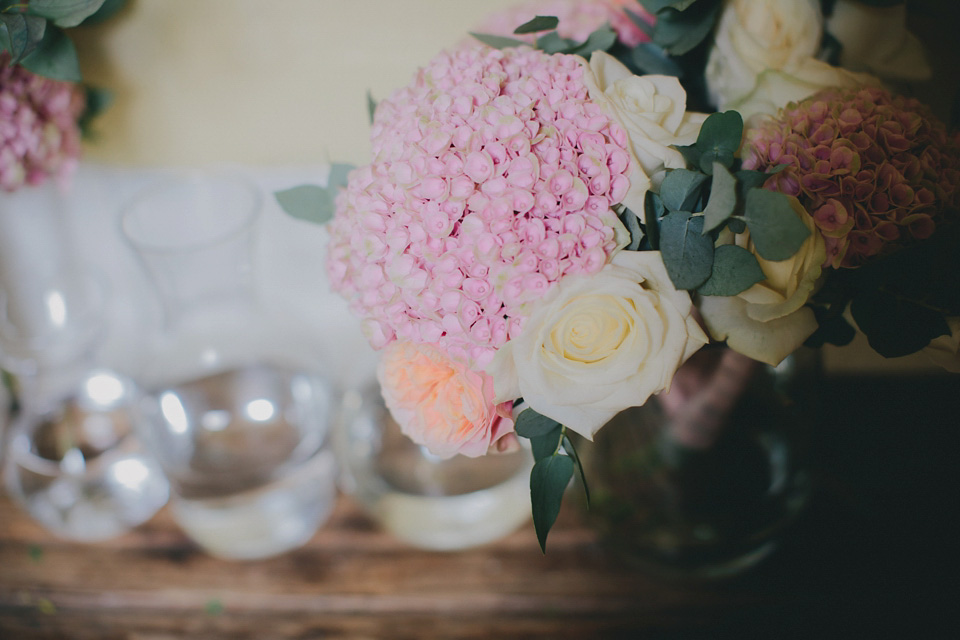 tori hancock photogrpahy, amanda wakeley wedding dress, tonedale house, somerset weddings