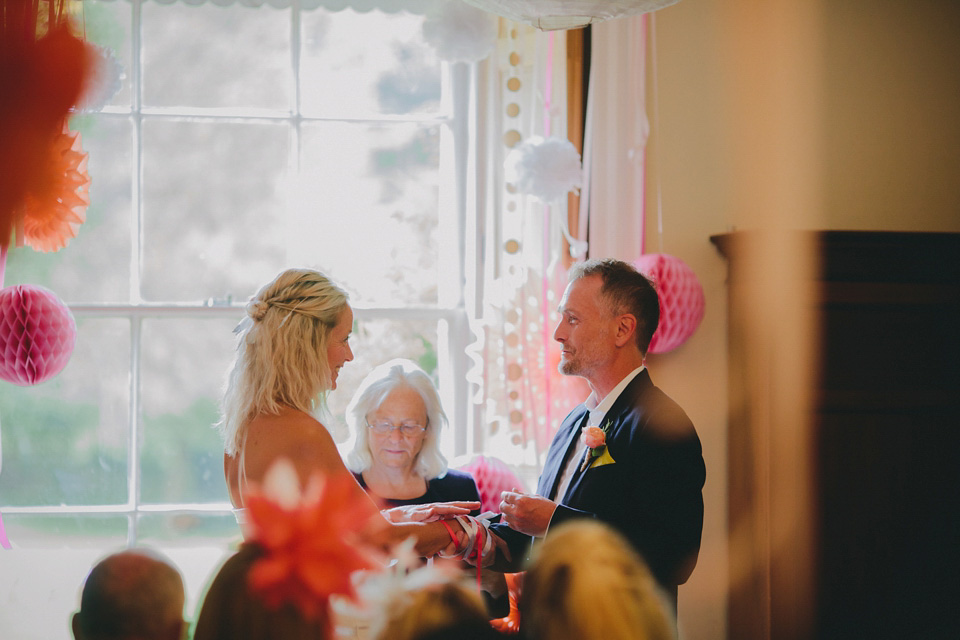 tori hancock photogrpahy, amanda wakeley wedding dress, tonedale house, somerset weddings