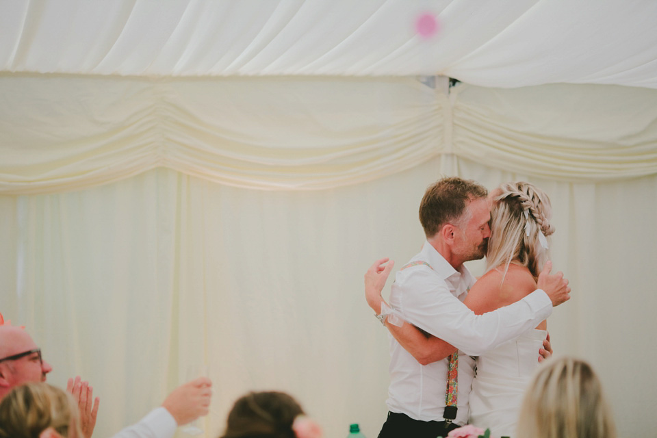 tori hancock photogrpahy, amanda wakeley wedding dress, tonedale house, somerset weddings