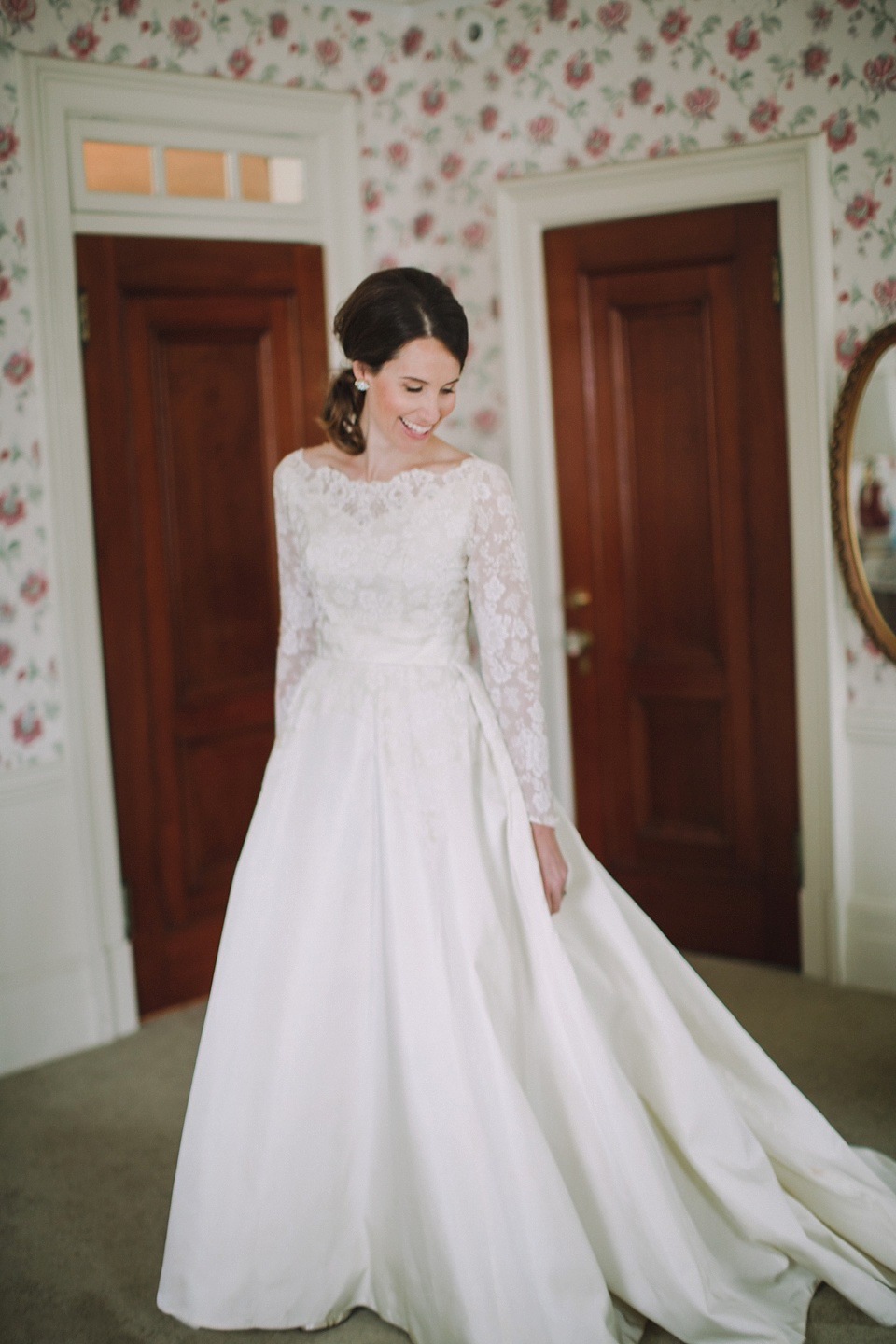 An original 1960s vintage wedding dress worn by Bride Jen for her sweet and stylish Minnesota wedding. Photography by Carla Boecklin. Carla Boecklin photography, Minnesota weddings, 1960's vintage