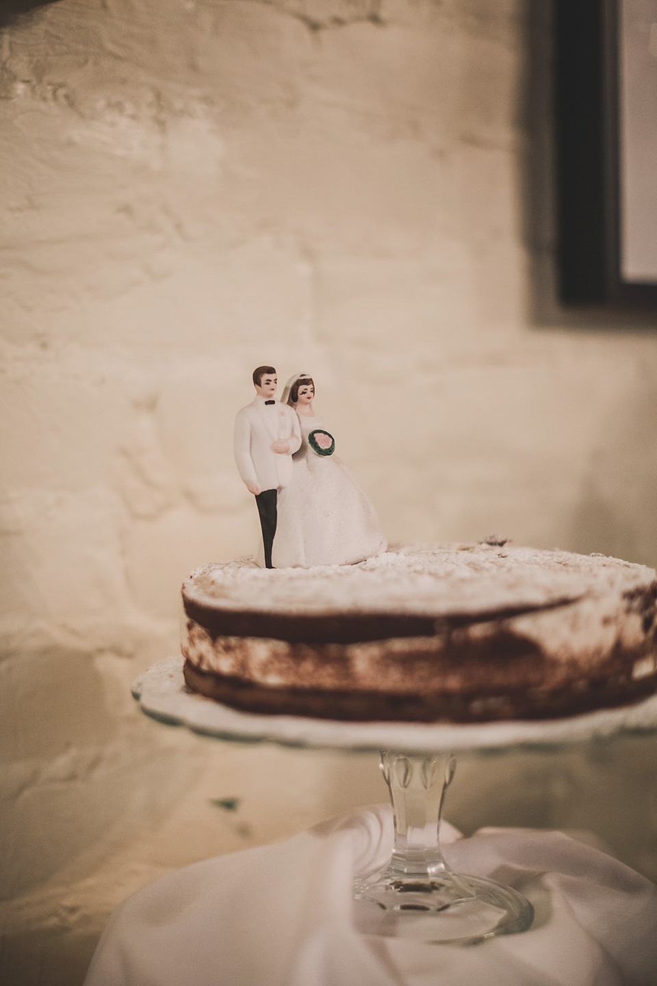 An original 1960s vintage wedding dress worn by Bride Jen for her sweet and stylish Minnesota wedding. Photography by Carla Boecklin. Carla Boecklin photography, Minnesota weddings, 1960's vintage