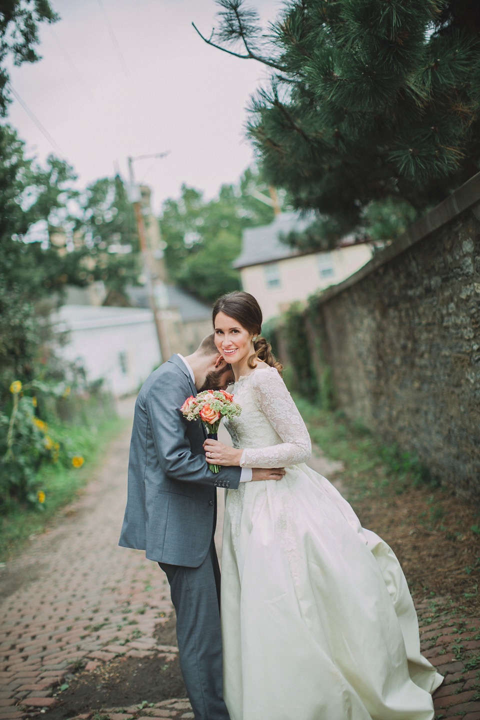 An original 1960s vintage wedding dress worn by Bride Jen for her sweet and stylish Minnesota wedding. Photography by Carla Boecklin. Carla Boecklin photography, Minnesota weddings, 1960's vintage
