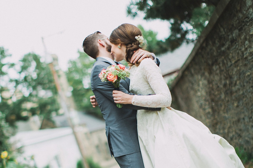 An original 1960s vintage wedding dress worn by Bride Jen for her sweet and stylish Minnesota wedding. Photography by Carla Boecklin. Carla Boecklin photography, Minnesota weddings, 1960's vintage