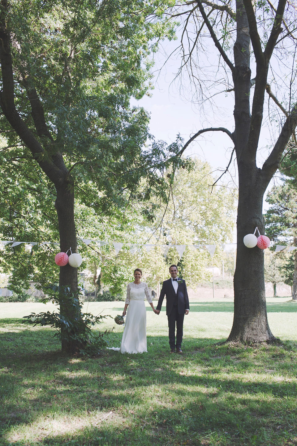 wpid359298 delphine manivet outdoor french wedding hearts on fire photography 32