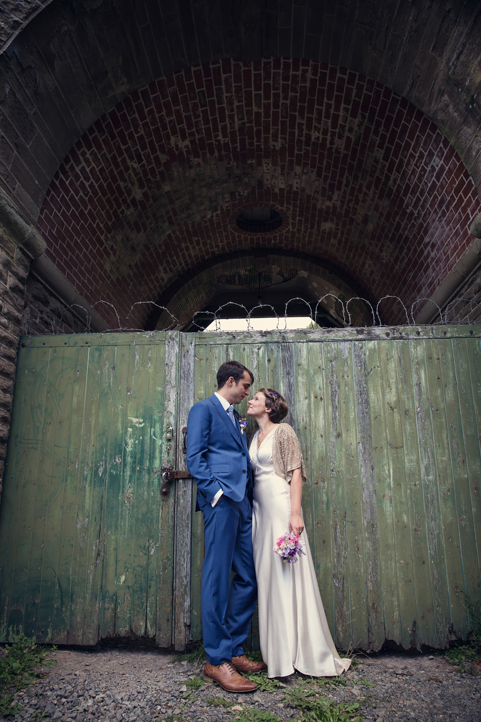 1940s bride, vintage bride, suzannah, suzannah.com, birdcage veil, assassynation wedding photography, frank millar videography