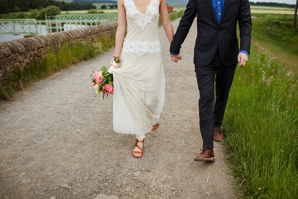 boho bride, elopement, woodland elopement, scottish wedding, flannels australia wedding dress, christopher currie photography, intimate outdoor wedding, humanist wedding, handfasting ribbons