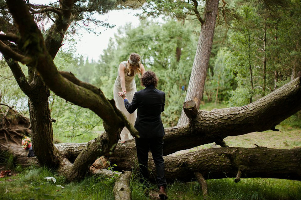 boho bride, elopement, woodland elopement, scottish wedding, flannels australia wedding dress, christopher currie photography, intimate outdoor wedding, humanist wedding, handfasting ribbons